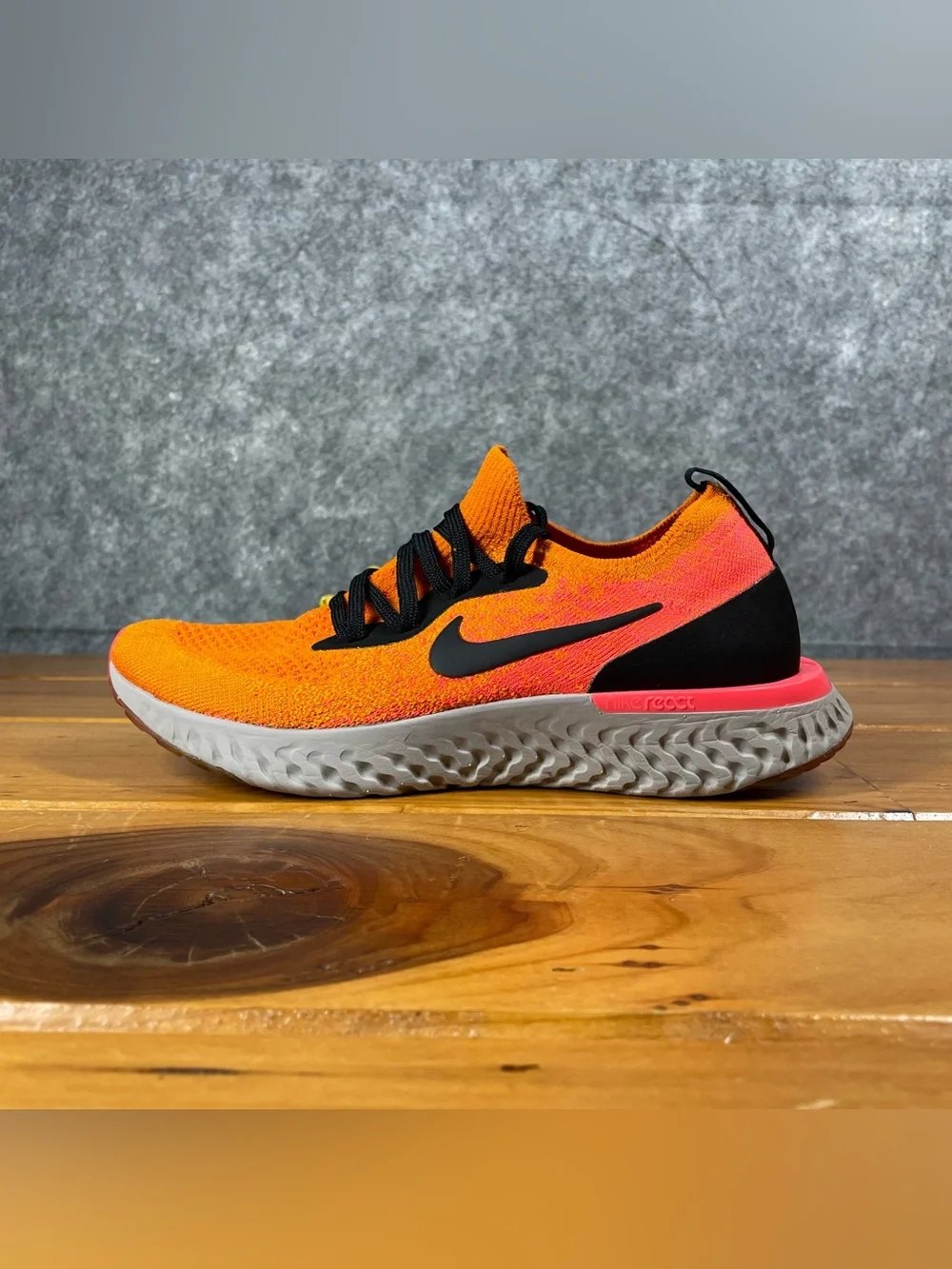 Nike Epic React Flyknit Youth Size 5.5Y Womens 7 Orange Black Running 943311-800